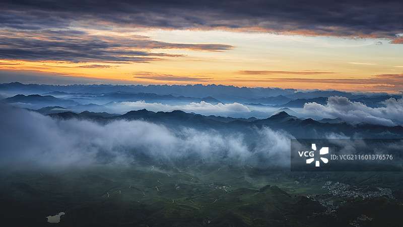 云海山间——玉皇顶图片素材