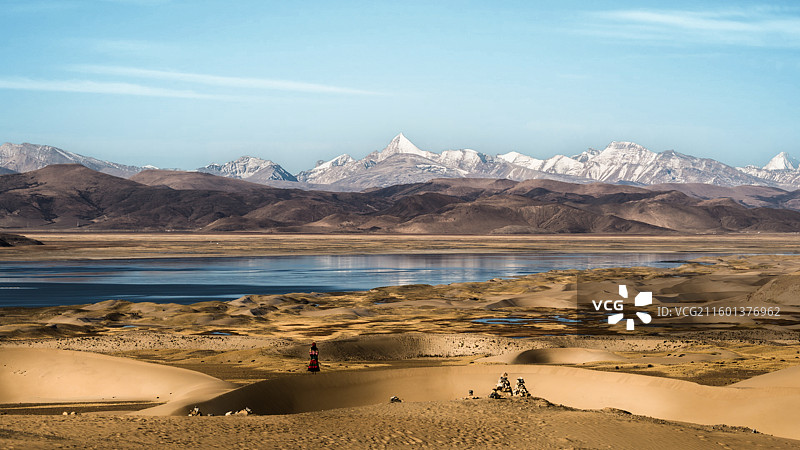 仲巴沙丘图片素材