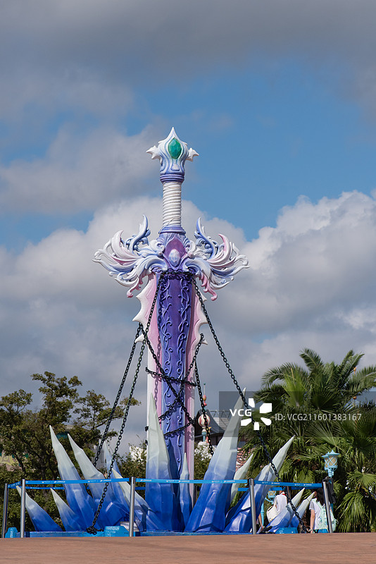 上海海昌海洋公园的巨剑雕塑图片素材