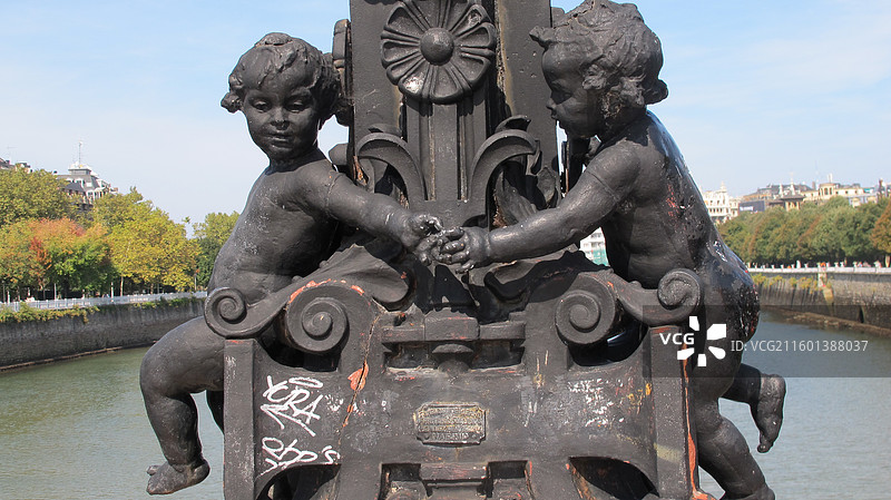 天使雕像-西班牙圣塞巴斯蒂安图片素材