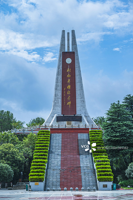 河南省南阳桐柏县英雄广场桐柏英雄纪念碑图片素材