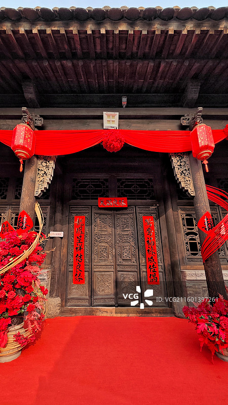 太原古县城《满江红》拍摄基地是五进式传统院落，保留电影道具与场景，可租古装沉浸式体验，是网红打卡地。图片素材