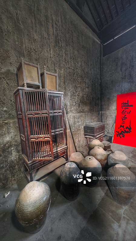 太原古县城《满江红》拍摄基地是五进式传统院落，保留电影道具与场景，可租古装沉浸式体验，是网红打卡地。图片素材