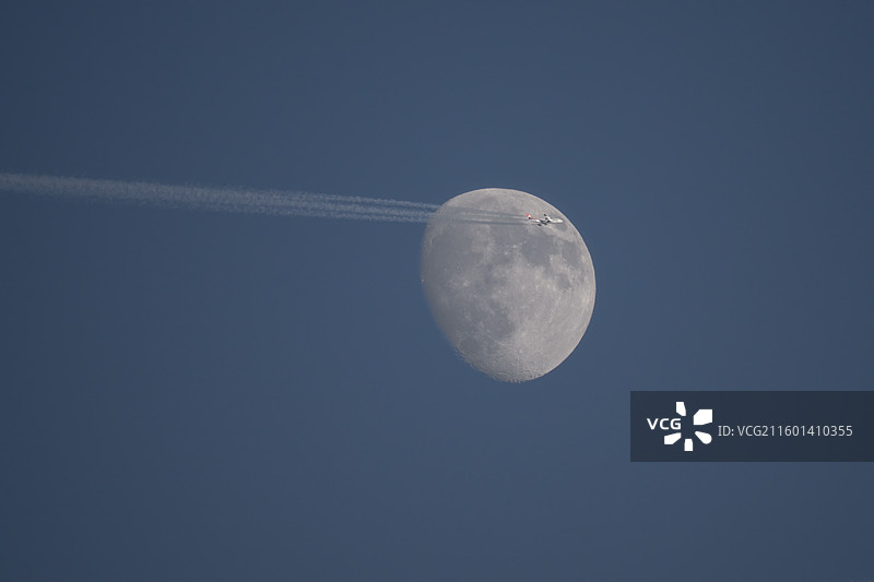 飞向月球图片素材