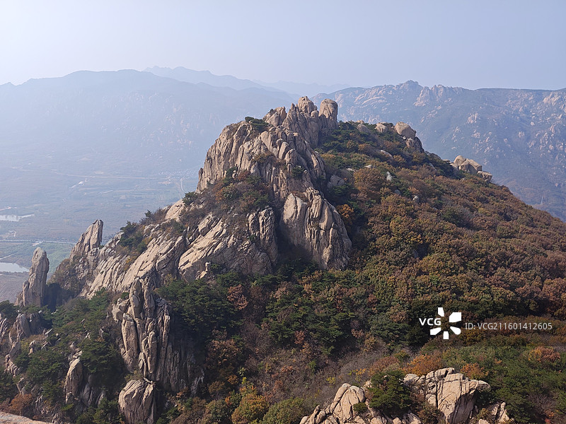 深秋，攀爬五莲山五朵莲花峰图片素材