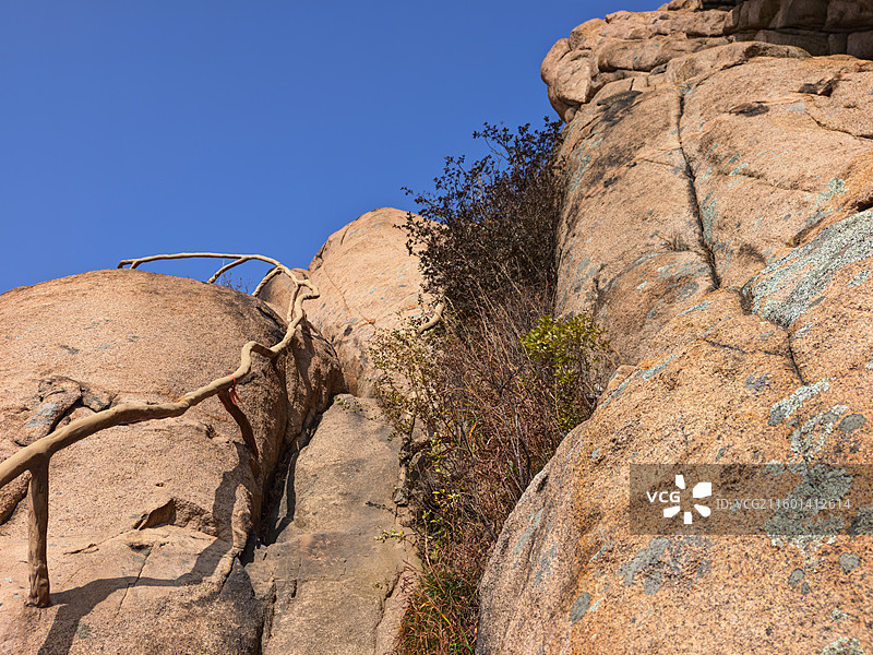 深秋，攀爬五莲山五朵莲花峰图片素材