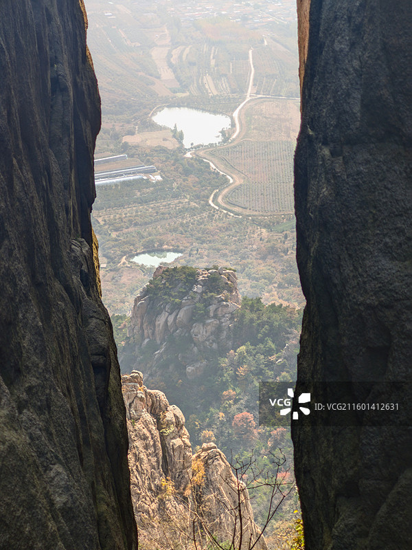 深秋，攀爬五莲山五朵莲花峰图片素材