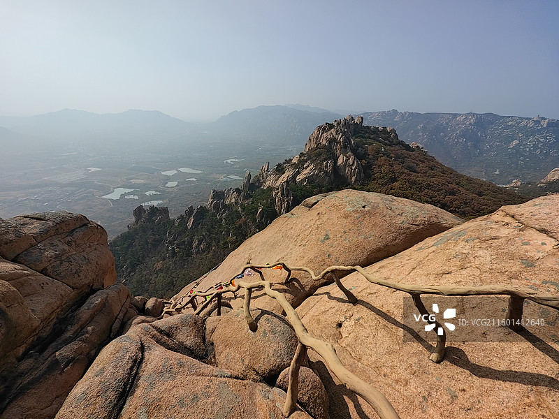 深秋，攀爬五莲山五朵莲花峰图片素材