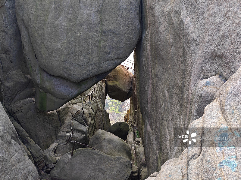 深秋，攀爬五莲山五朵莲花峰图片素材