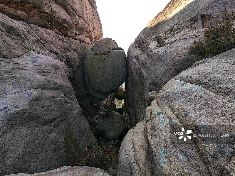 深秋，攀爬五莲山五朵莲花峰图片素材