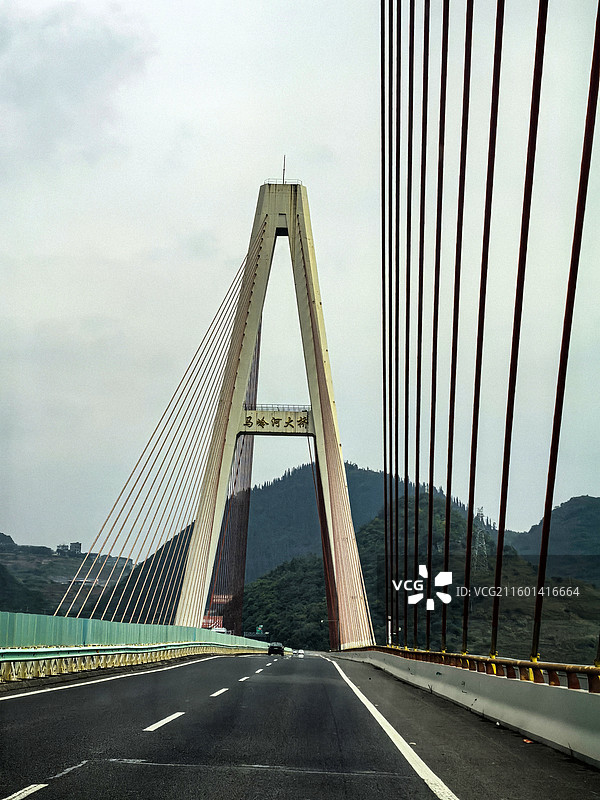 贵州的桥，中国贵州黔西南兴义马岭河大桥图片素材