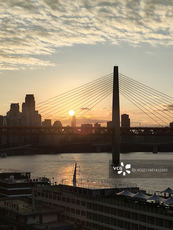 重庆千厮门大桥日落黄昏图片素材
