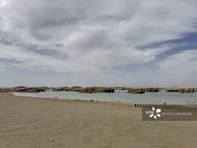 乌素特雅丹地质公园（水上雅丹）图片素材