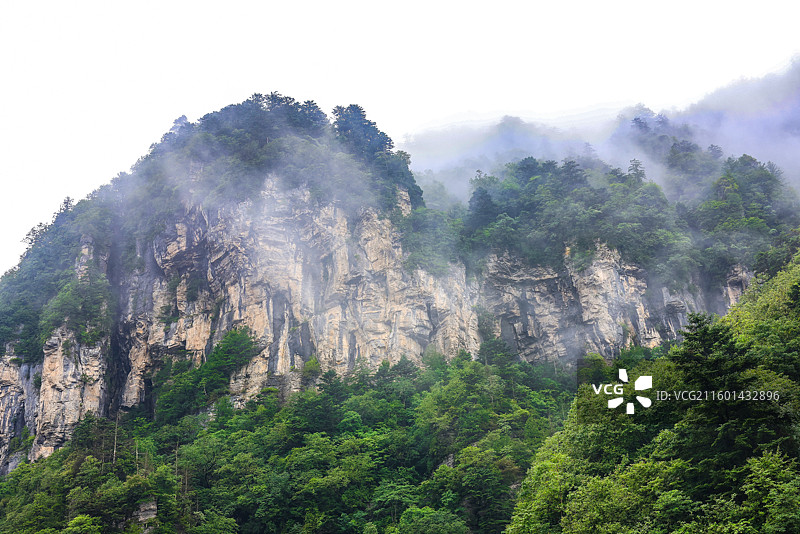 湖北神农架天燕景区云山雾绕图片素材