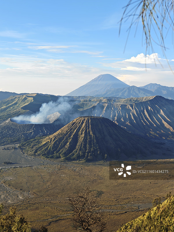 布罗莫火山群图片素材