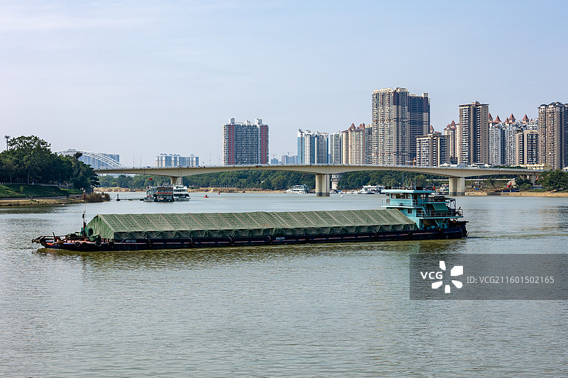 南宁邕江边城市风光图片素材