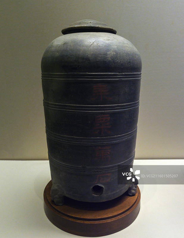 “黍粟万石”陶仓 西汉 1953年河南洛阳金谷园出土 中国国家博物馆“古代中国基本陈列”图片素材