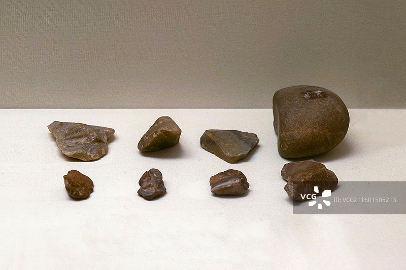 锤击石片、单台面石核、刮削器 旧石器时代中期 1979年陕西出土 中国国家博物馆“古代中国基本陈列”图片素材