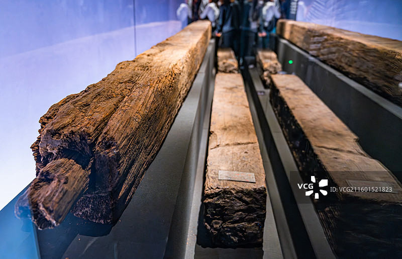 陕西宝鸡青铜器博物院 木构件 黄肠题凑图片素材