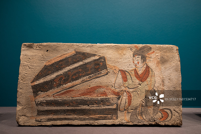 彩绘仕女开箱图壁画砖 魏晋 高台县博物馆，甘肃省张掖市高台县骆驼城苦水口1号墓葬出土图片素材