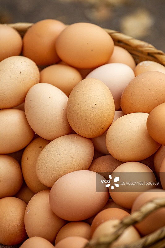 四川省绵阳市户外售卖的鸡蛋，鸭蛋图片素材
