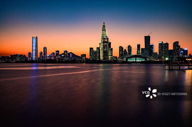 深圳湾后海高楼大厦的日落美景图片素材