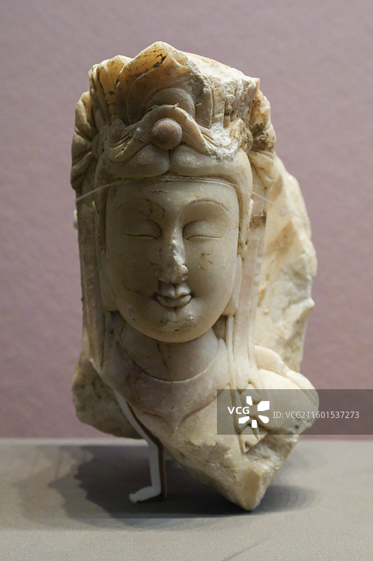 菩萨头像 北齐 曲阳县修德寺遗址出土 河北博物院藏 中国国家博物馆“惠世天工-河北曲阳石雕艺术展”图片素材