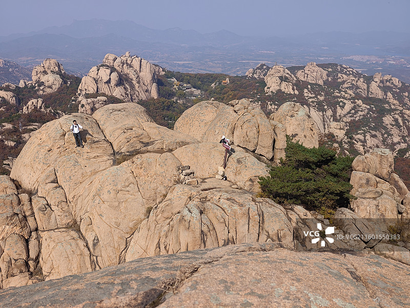 深秋，攀爬五莲山五朵莲花峰图片素材