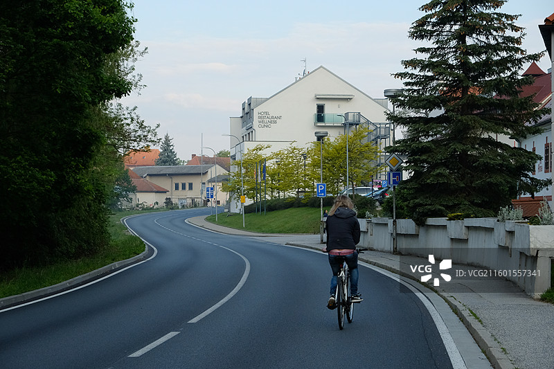 弯曲的路-捷克图片素材