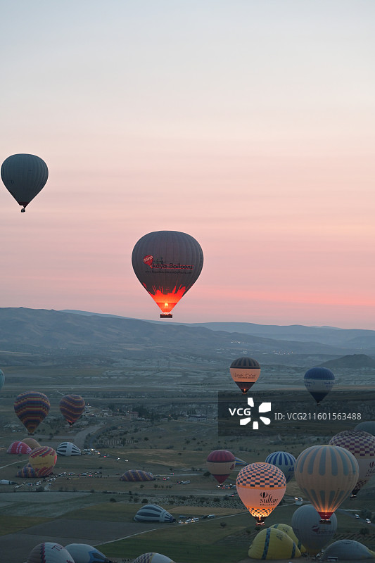 土耳其热气球日出浪漫图片素材
