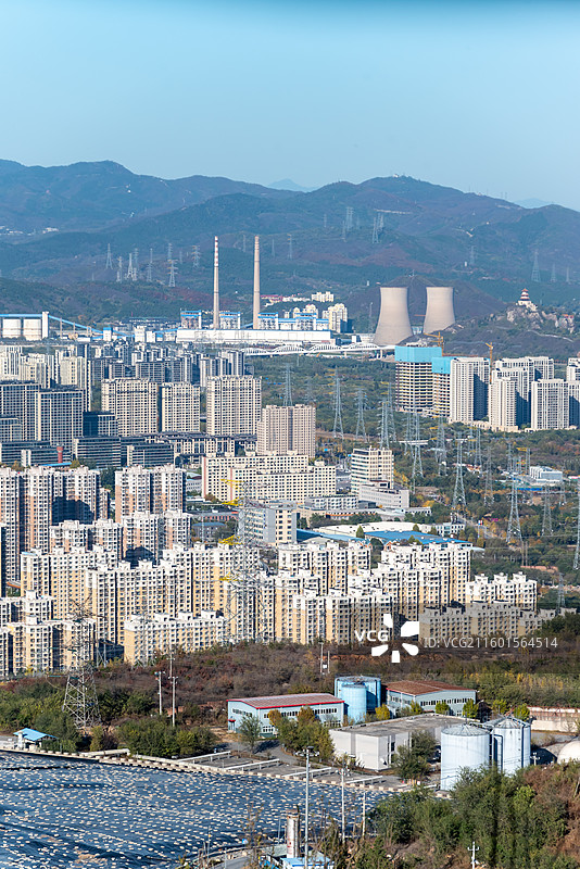 北宫山巅瞰京城 天际线连林与城图片素材