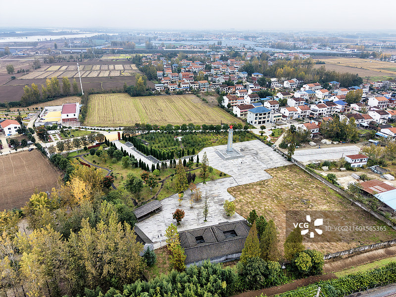 航拍老河口仙人渡集中营旧址红色教育旅行地标图片素材