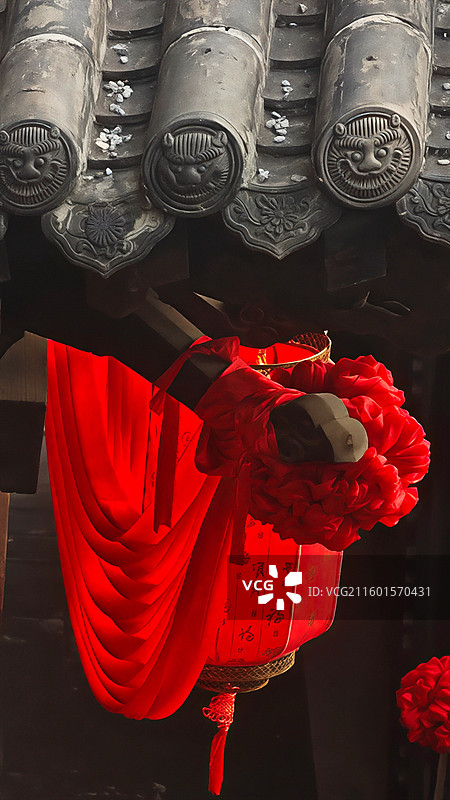 太原古县城《满江红》拍摄基地是五进式传统院落，保留电影道具与场景，可租古装沉浸式体验，是网红打卡地。图片素材