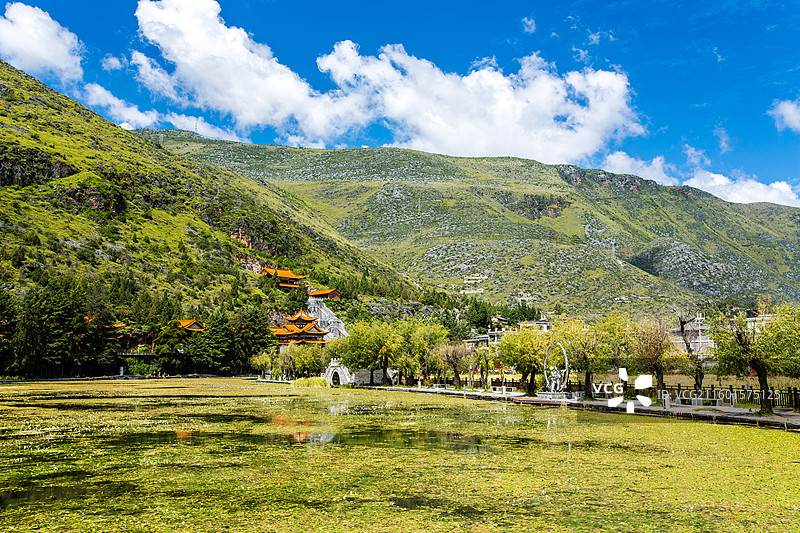 中国云南省大理白族自治州鹤庆县新华村附近自然风光图片素材