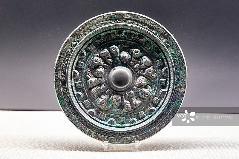 东汉-方枚神兽纹铜镜 南昌县博物馆图片素材