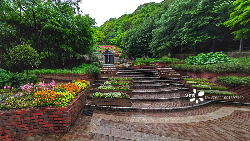 神户布引香草园是香草主题园区，可乘索道前往，香草种类丰富，能赏景、体验香草文化，是休闲观光好去处。图片素材