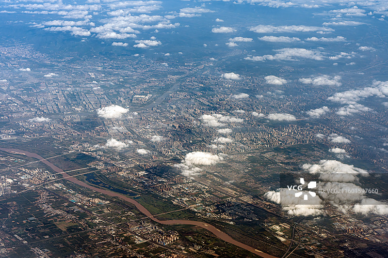 陕西西安渭河两岸的城市风光航拍图图片素材