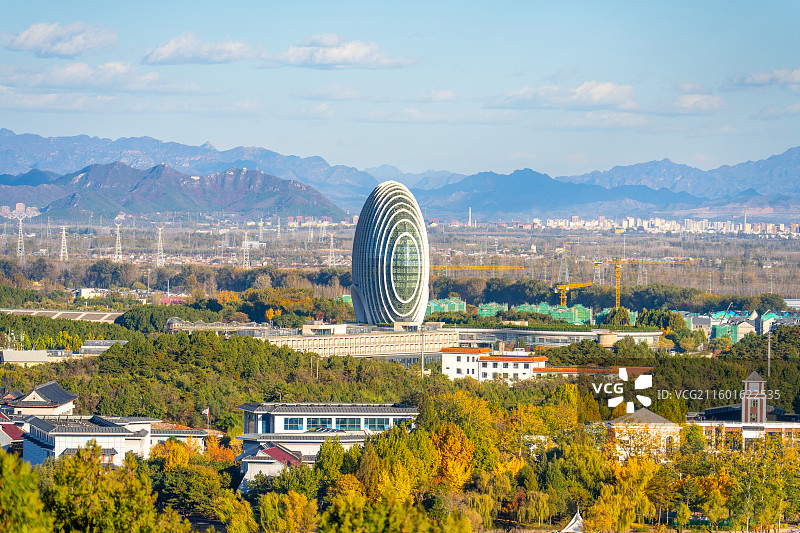 秋天的北京雁栖湖雁栖半岛和美如贝壳般的酒店建筑图片素材