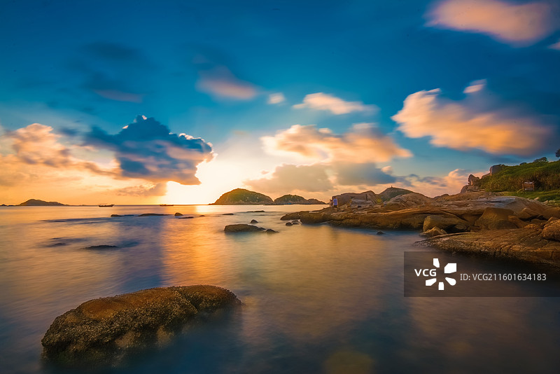 广东江门上川岛婚纱摄影基地海边日出风光 海滩礁石慢门摄影图片素材