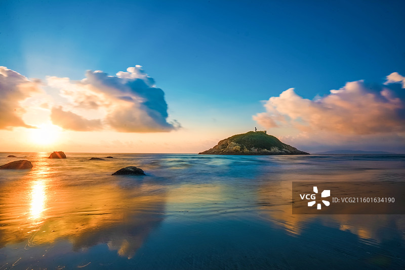 上川岛海边日出日落，这片让人惊艳的礁石海岸风光！图片素材