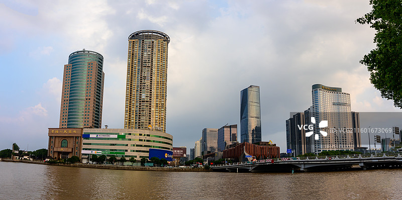 宁波甬江风光The Scenery of the Yongjiang River in Ningbo图片素材