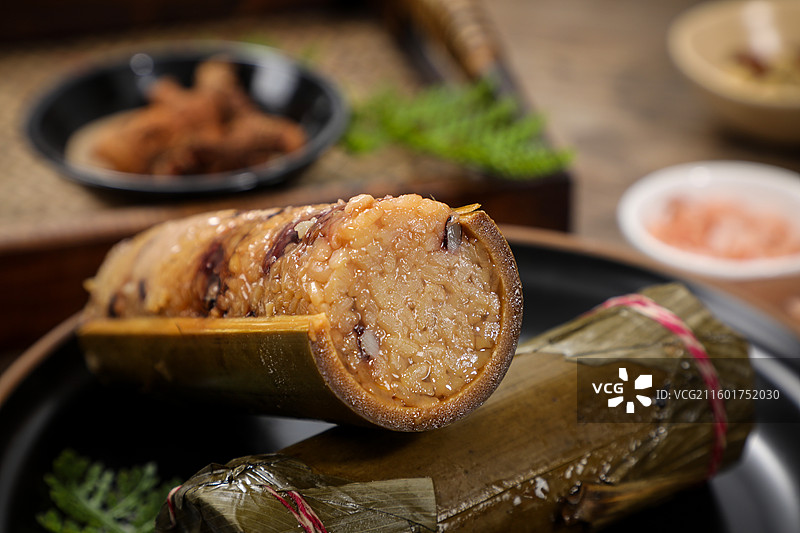 紫糯八宝竹筒粽图片素材