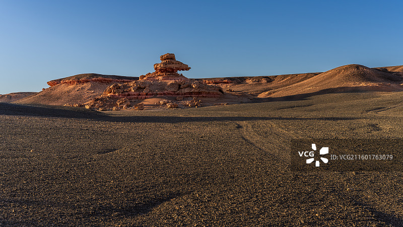 夕光映照下的罗布泊雅丹图片素材