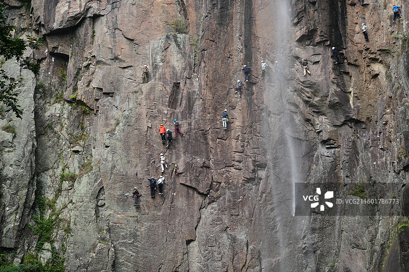 宁波 奉化 溪口镇 雪窦山 山区 徐凫岩 攀岩 飞拉达 冒险图片素材