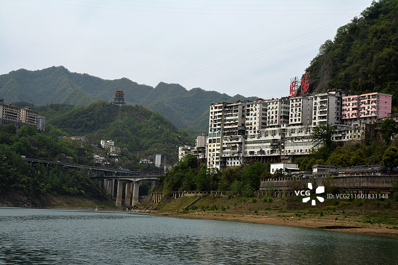 陕西紫阳:汉江边的文笔山紫阳阁图片素材