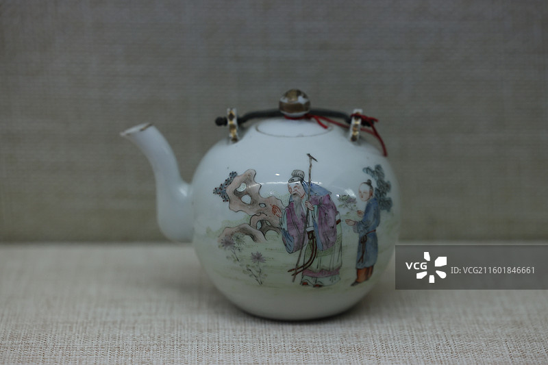 传统文化工艺品瓷器陶瓷茶壶特写图片素材