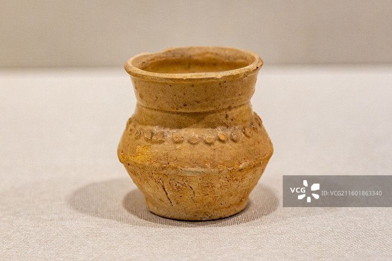 元代-青白釉乳丁罐 南昌县博物馆图片素材