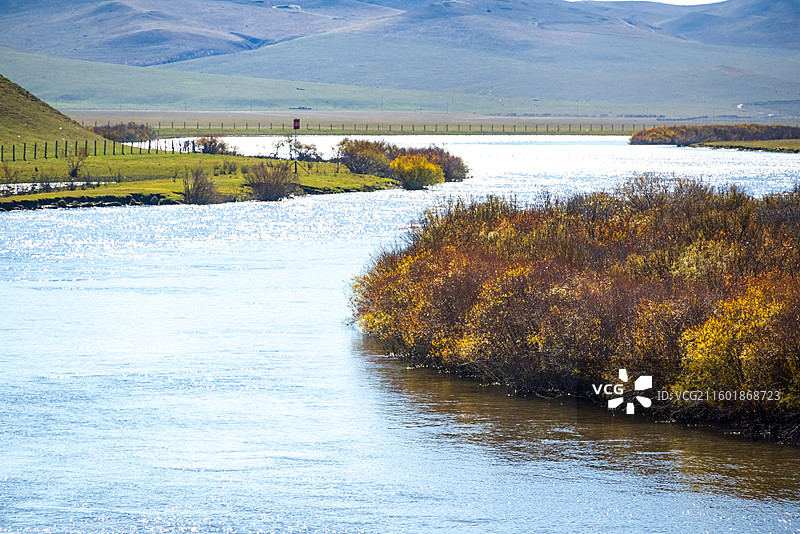 中俄边境线公路G331卡线秋季晴日风光图片素材