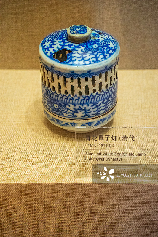 太原蒙山景区山西慧光古灯博物馆青花罩子灯图片素材