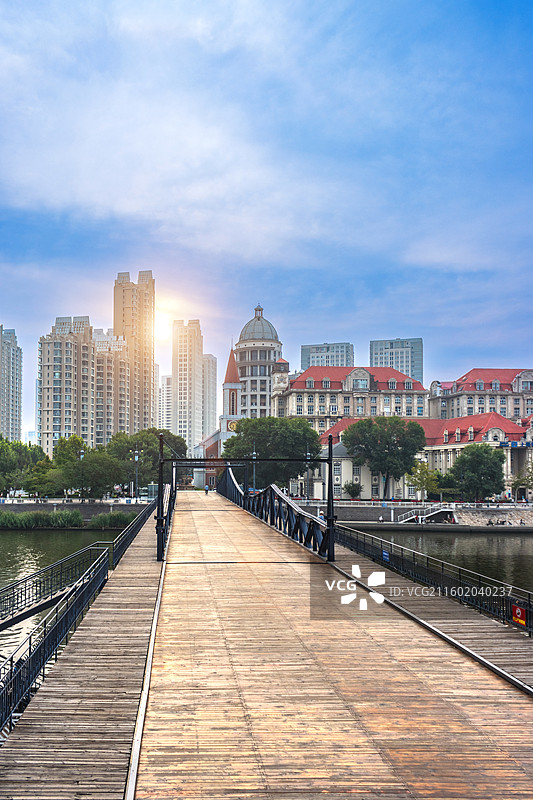 天津海河上的金汤桥图片素材